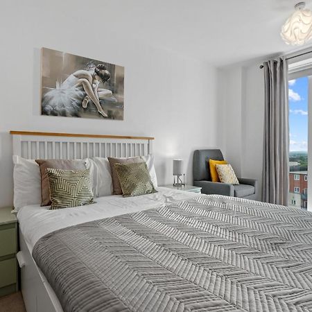 Appartamento Penthouse Flat In Slough Center Esterno foto