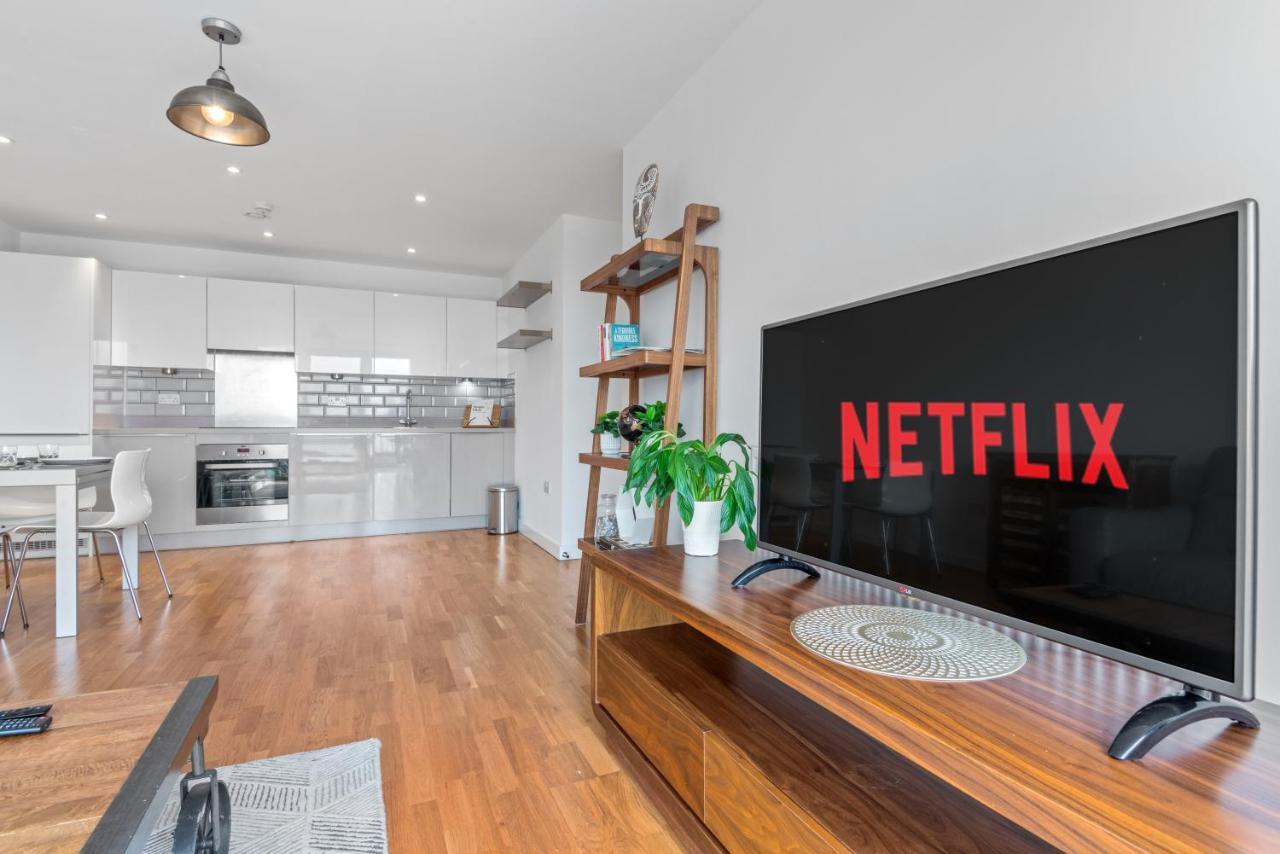 Appartamento Penthouse Flat In Slough Center Esterno foto
