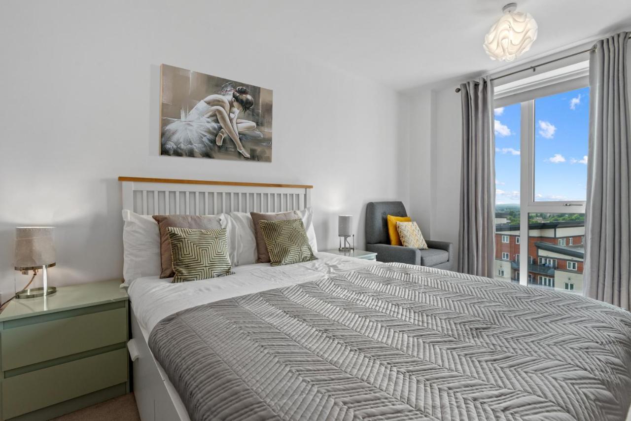 Appartamento Penthouse Flat In Slough Center Esterno foto