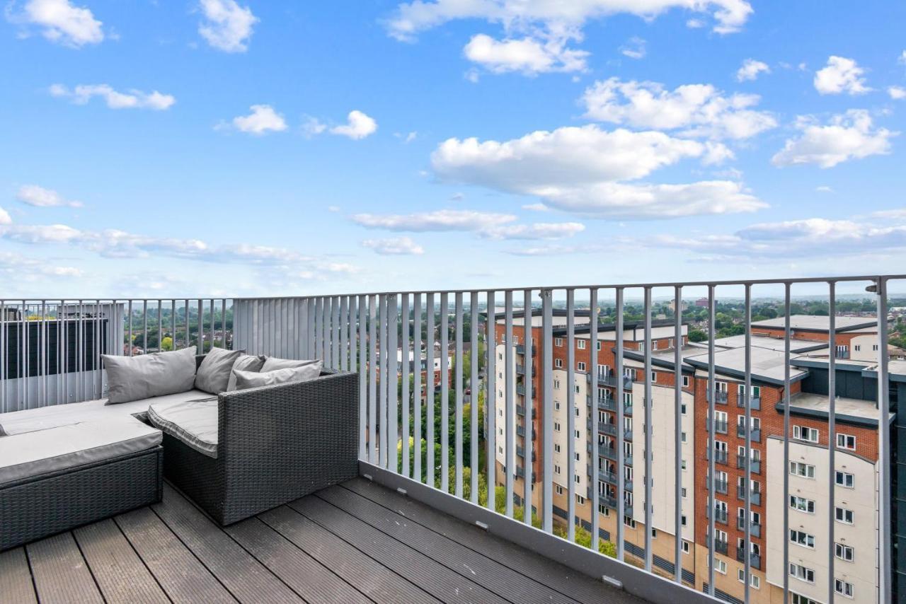 Appartamento Penthouse Flat In Slough Center Esterno foto