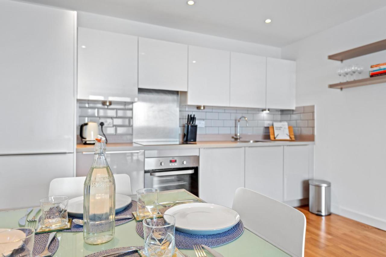 Appartamento Penthouse Flat In Slough Center Esterno foto